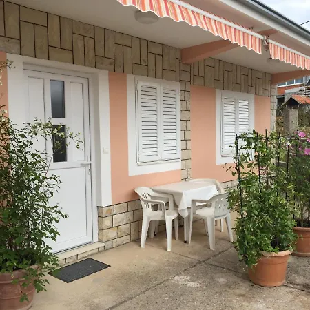 Homestay Apartman Oleandar Posedarje