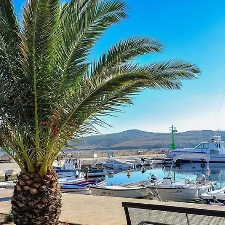Apartman Oleandar * Posedarje
